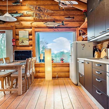 Cozy Home In Kibaek With Kitchen Exterior foto